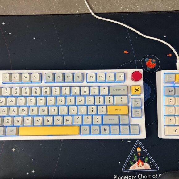 EPOMAKER TH80 Mechanical Keyboard Set with Matching Keypad - Picture 4 of 4